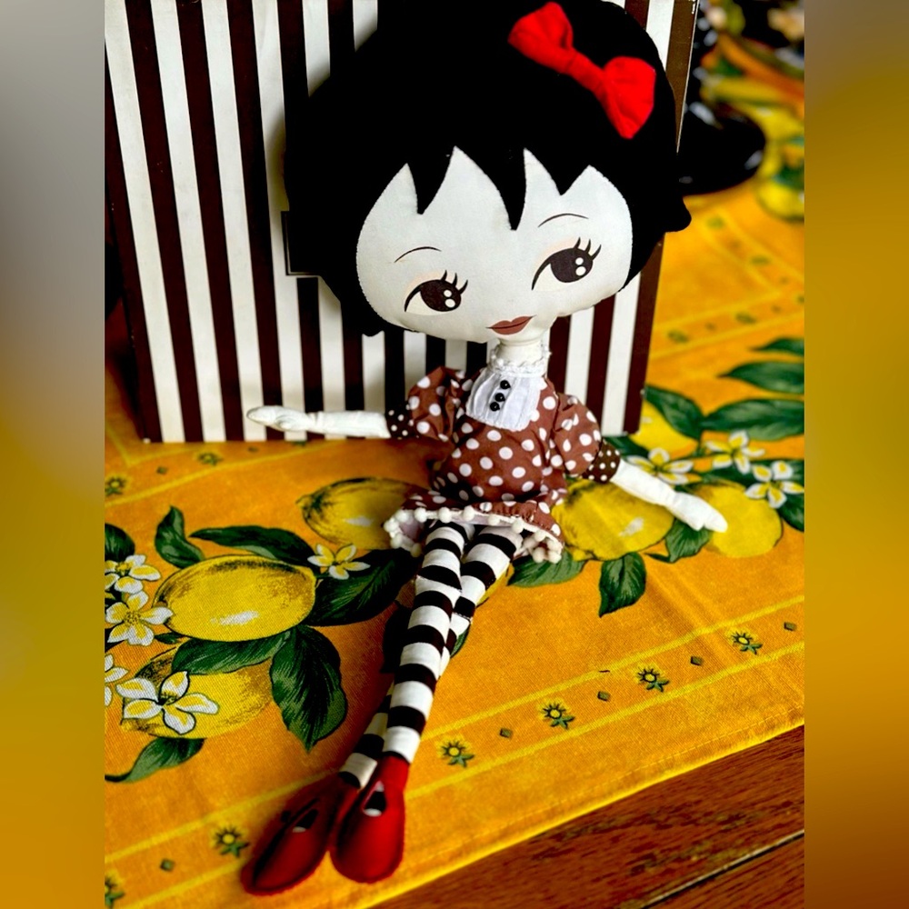 Gorgeous Iconic Henri Bendel Girl Limited Edition Collectible Doll #174/250 Hank